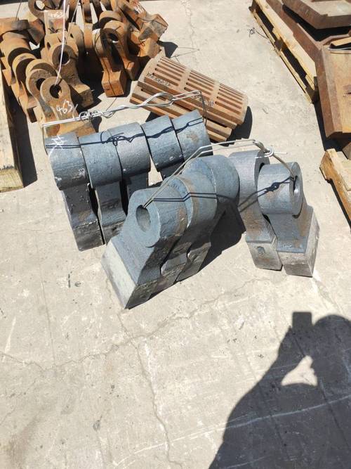 礦山石料制砂機 立式復(fù)合破碎碎石機 細(xì)碎破碎機設(shè)備高鉻合金方錘板凳