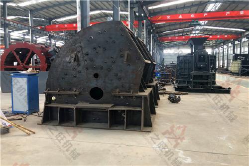 破碎機的錘頭可分為鑄造和鍛造