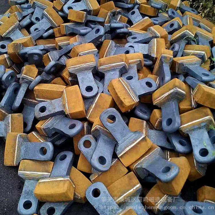 專(zhuān)業(yè)供應(yīng) 震鳴牌破碎機(jī)篩板與襯板，型號(hào)齊全，批發(fā)鑄造件